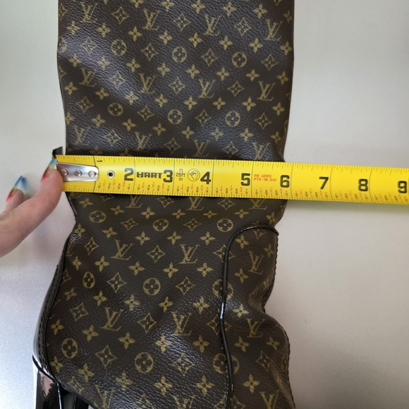 AUTH Louis Vuitton Idole Monogram Canvas and Patent Leather Knee-Length Boots - Picture 11 of 16